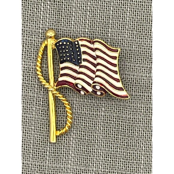 American Flag Brooch Gold Tone Red White Blue Patriotic - Picture 5 of 8